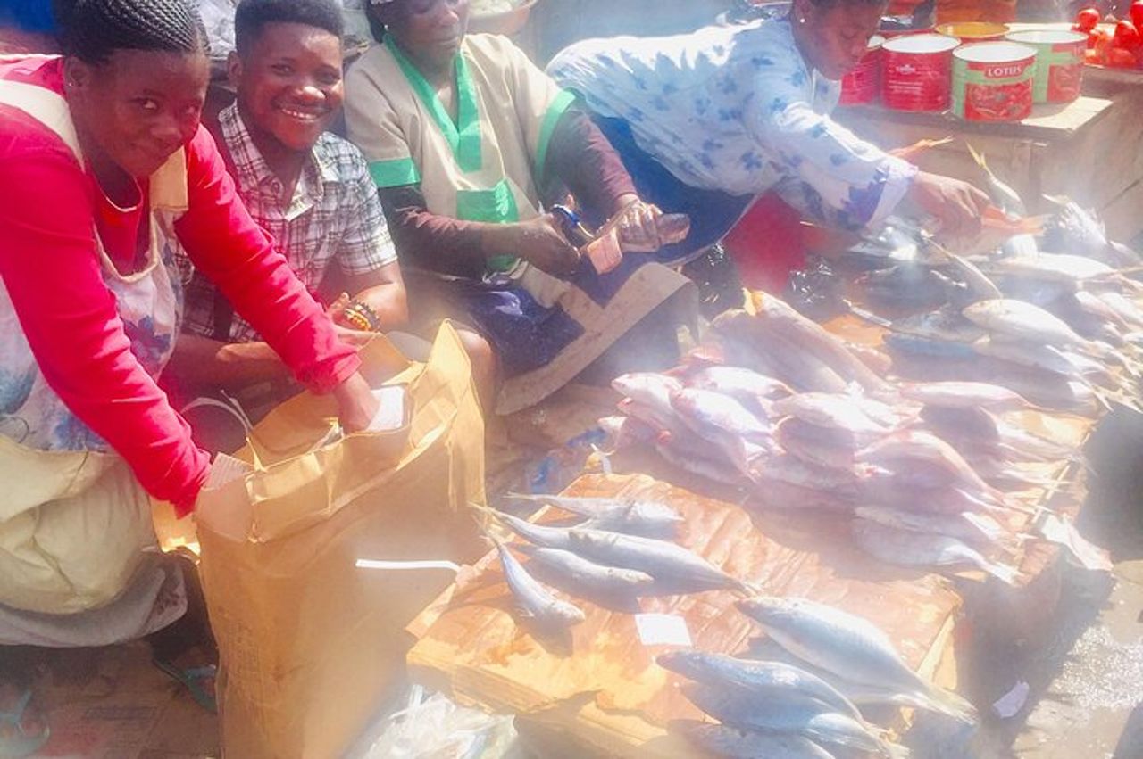 Tour del mercato centrale di Kumasi kejetia e lezioni di cucina tradizionale locale — 9