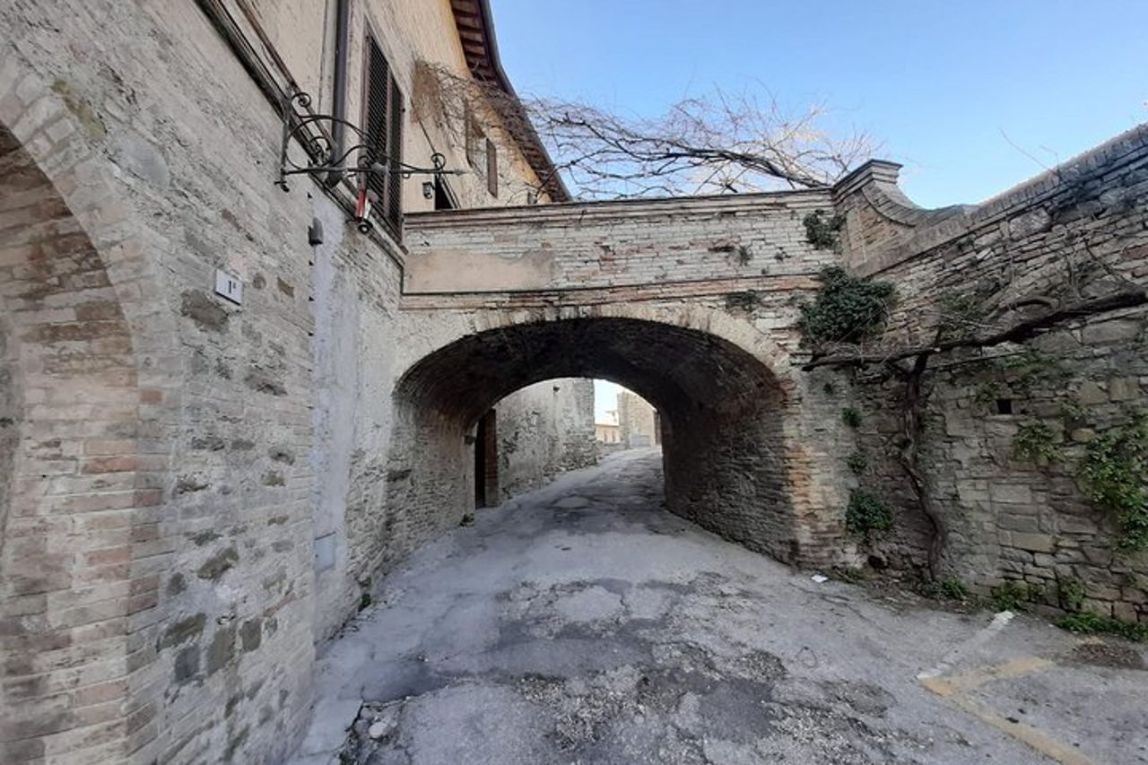 Tour privato a piedi di Bevagna con guida ufficiale — 8