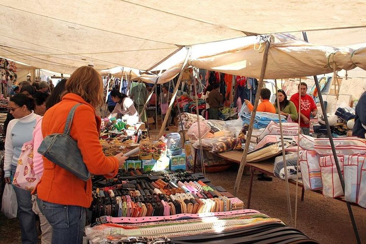 Tour della città di Quarteira e del mercato zingaro con Beach Bliss
