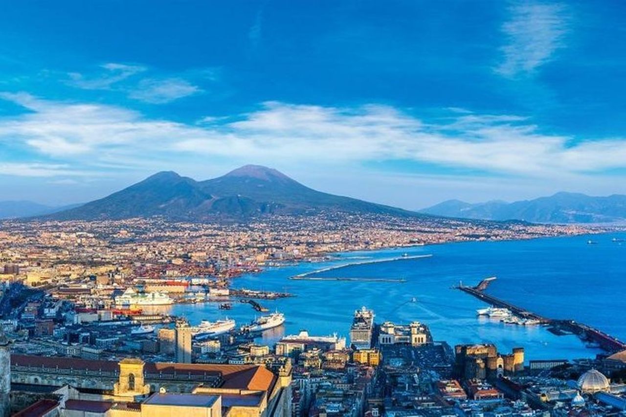 Gita di un giorno da Napoli: Reggia di Caserta e Napoli - tour privato — 4