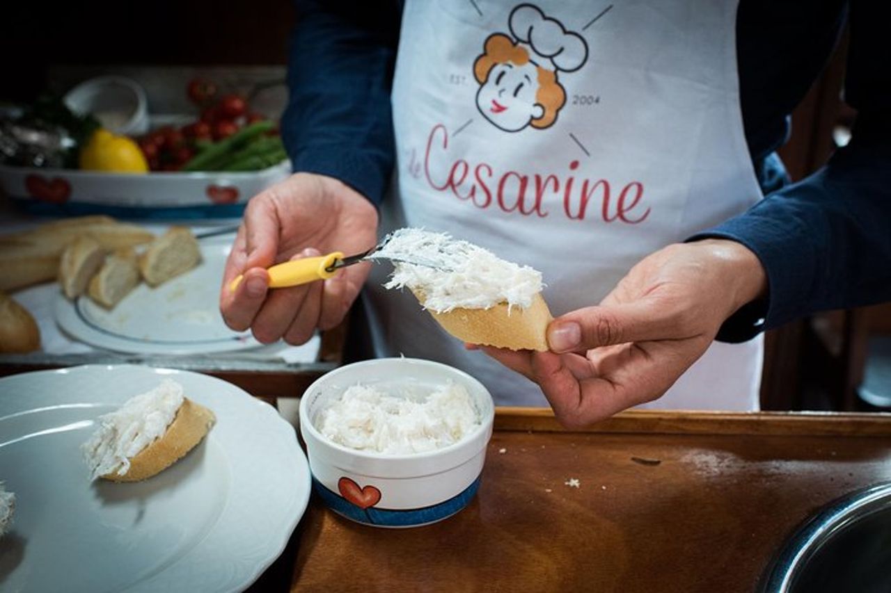 L'arte dell'aperitivo italiano con un locale: Impara e divertiti ad Asti — 7