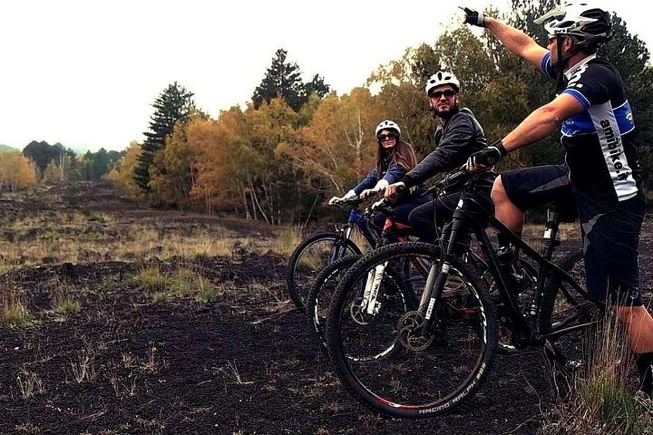 Etna in MTB Mezza giornata piccoli gruppi — 4