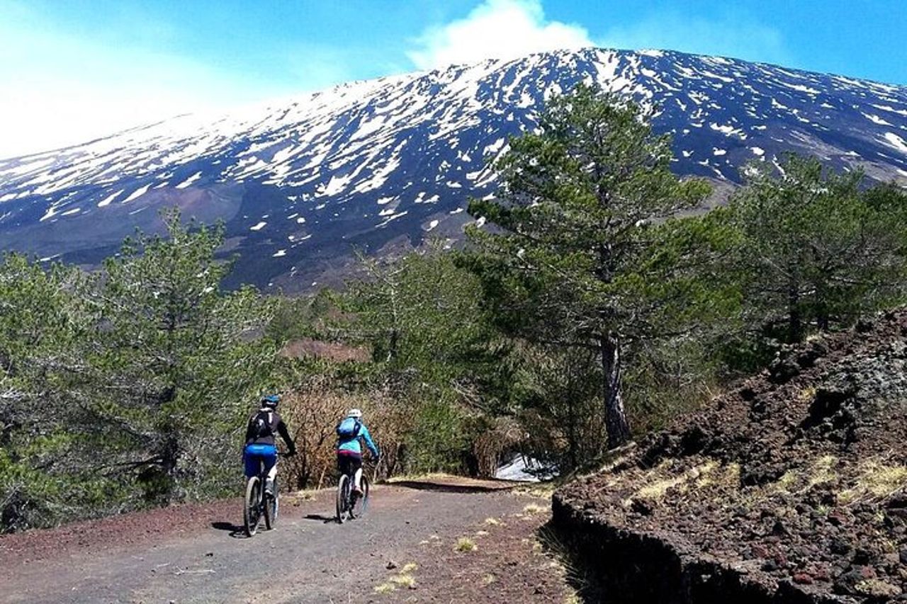 Etna in MTB Mezza giornata piccoli gruppi — 5