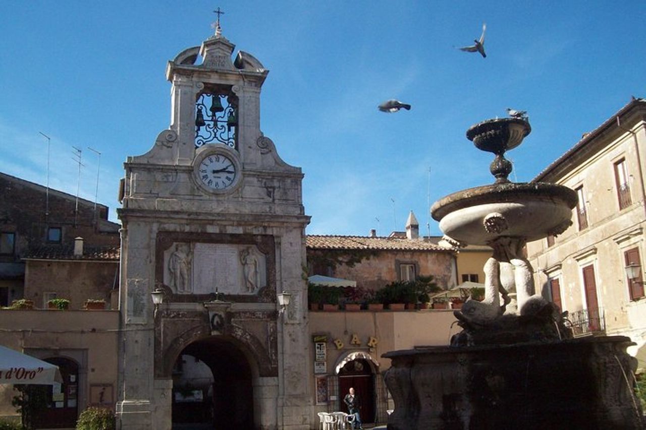 Gita di un giorno da Roma: Sutri e il lago di Bracciano - tour privato — 5