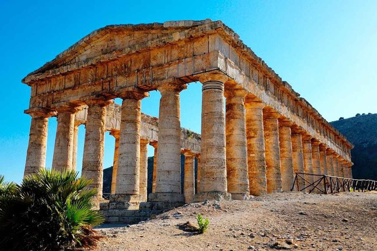 Segesta, Erice, Saline di Marsala e Isola Mozia da Palermo, Tour Privato — 2