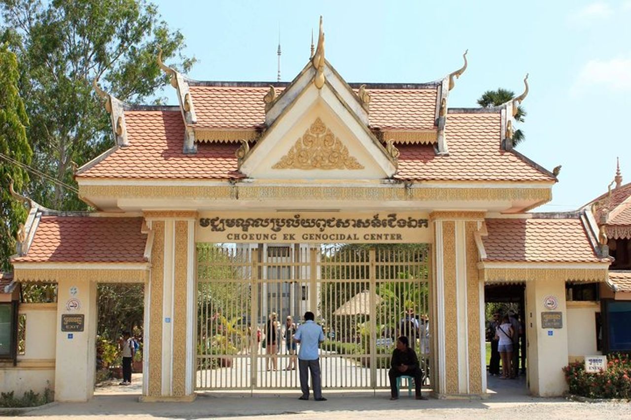 Mezza giornata privata al campo di sterminio e al museo genocida S21 di Phnom Penh — 6