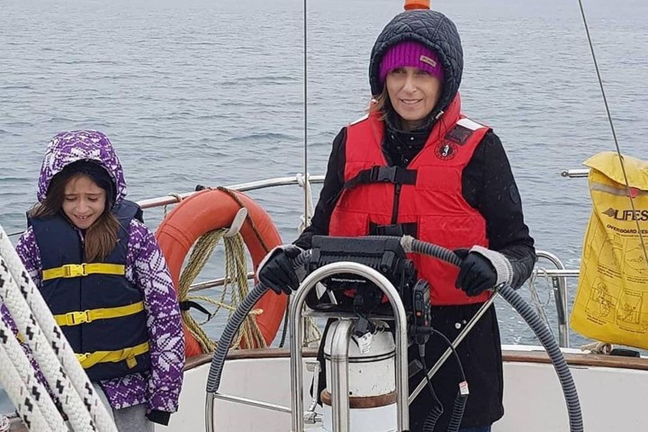 Avventura in barca a vela di 4 ore sullo stretto di Juan de Fuca — 4
