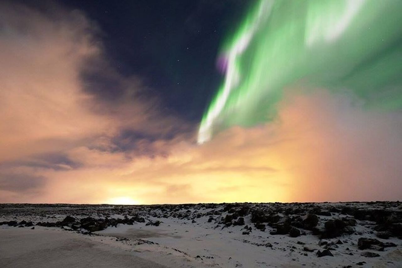 Tour guidato per piccoli gruppi dell'aurora boreale da Reykjavik — 4