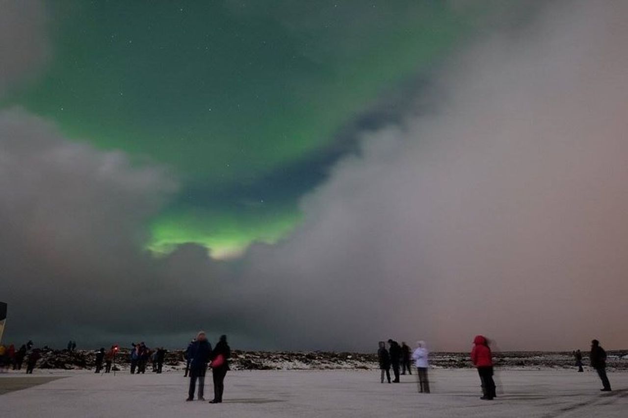 Tour guidato per piccoli gruppi dell'aurora boreale da Reykjavik — 5