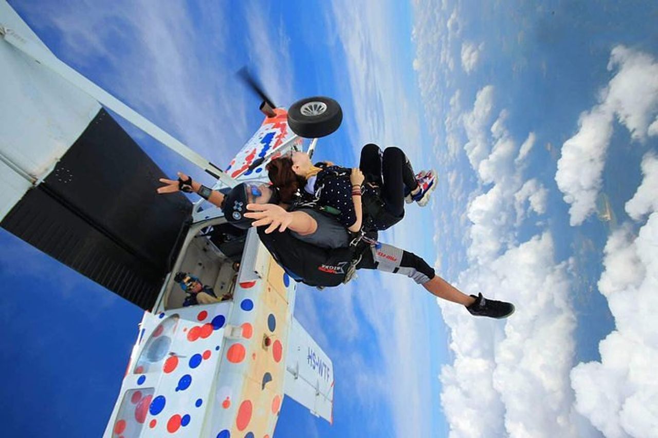Drop Zone: Thai Sky Adventures Pattaya con trasferimento di ritorno — 6