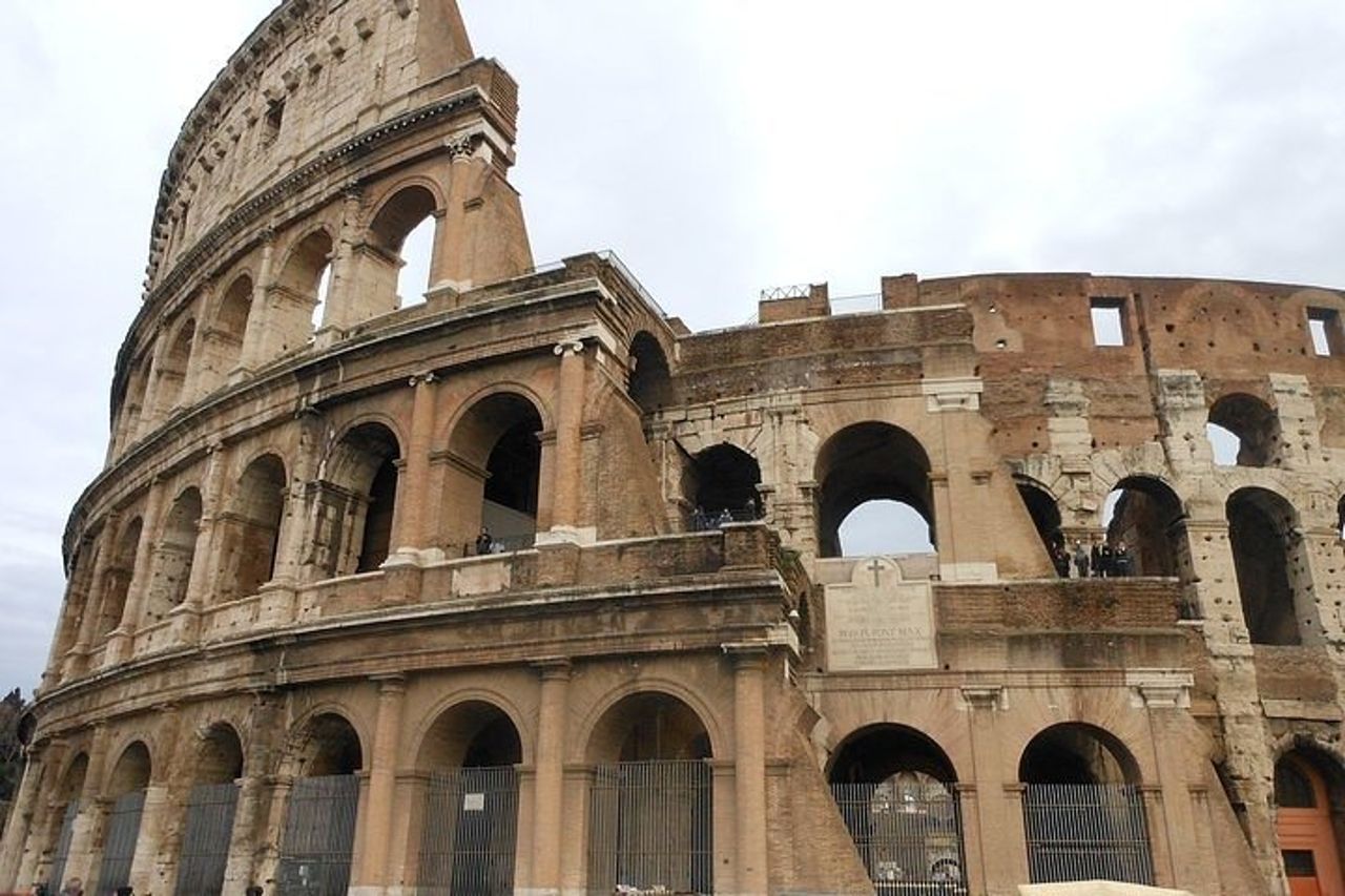 Tour privato del Colosseo con accesso all'Arena — 4