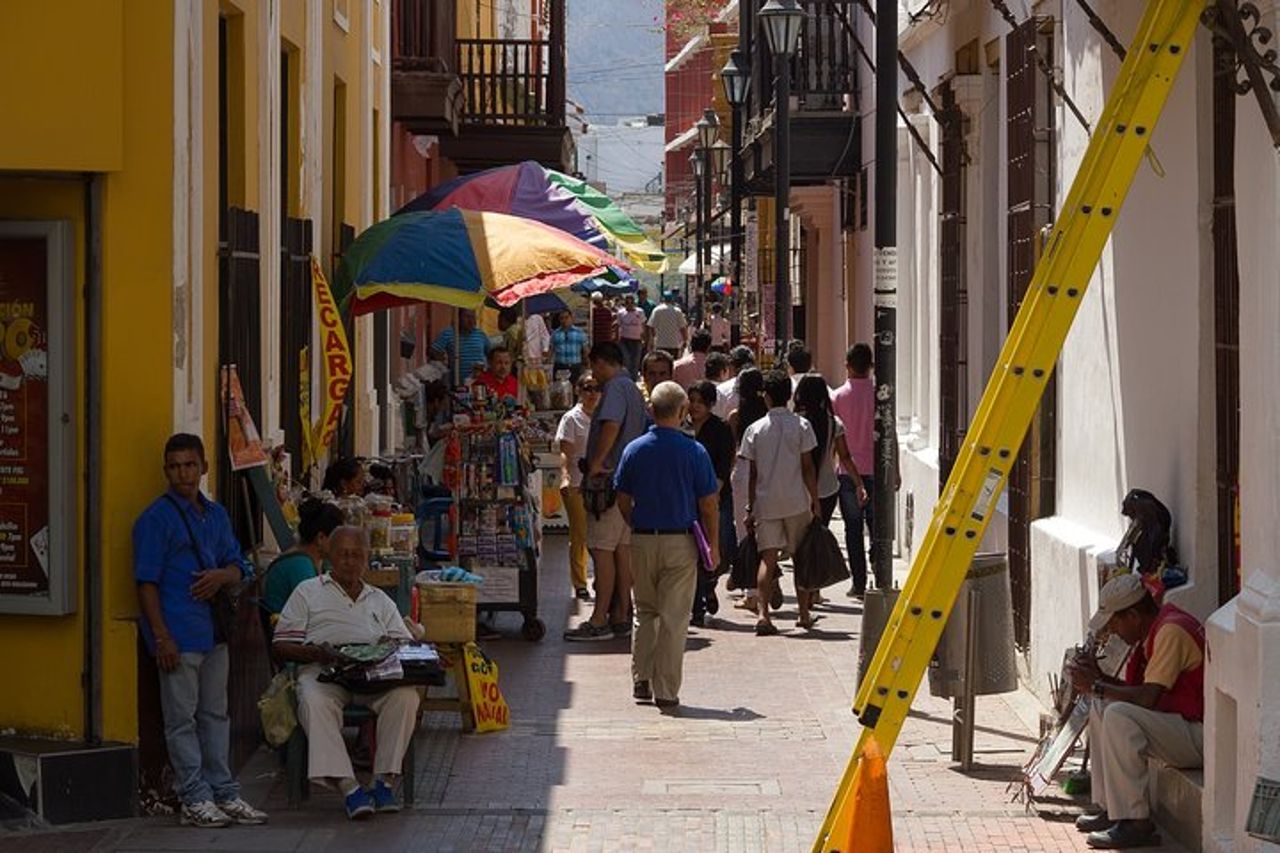 Tour della città vecchia e della città di Quinta San Pedro Santa Marta