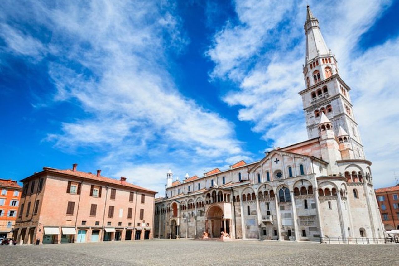 Tour a piedi privato di Modena — 2
