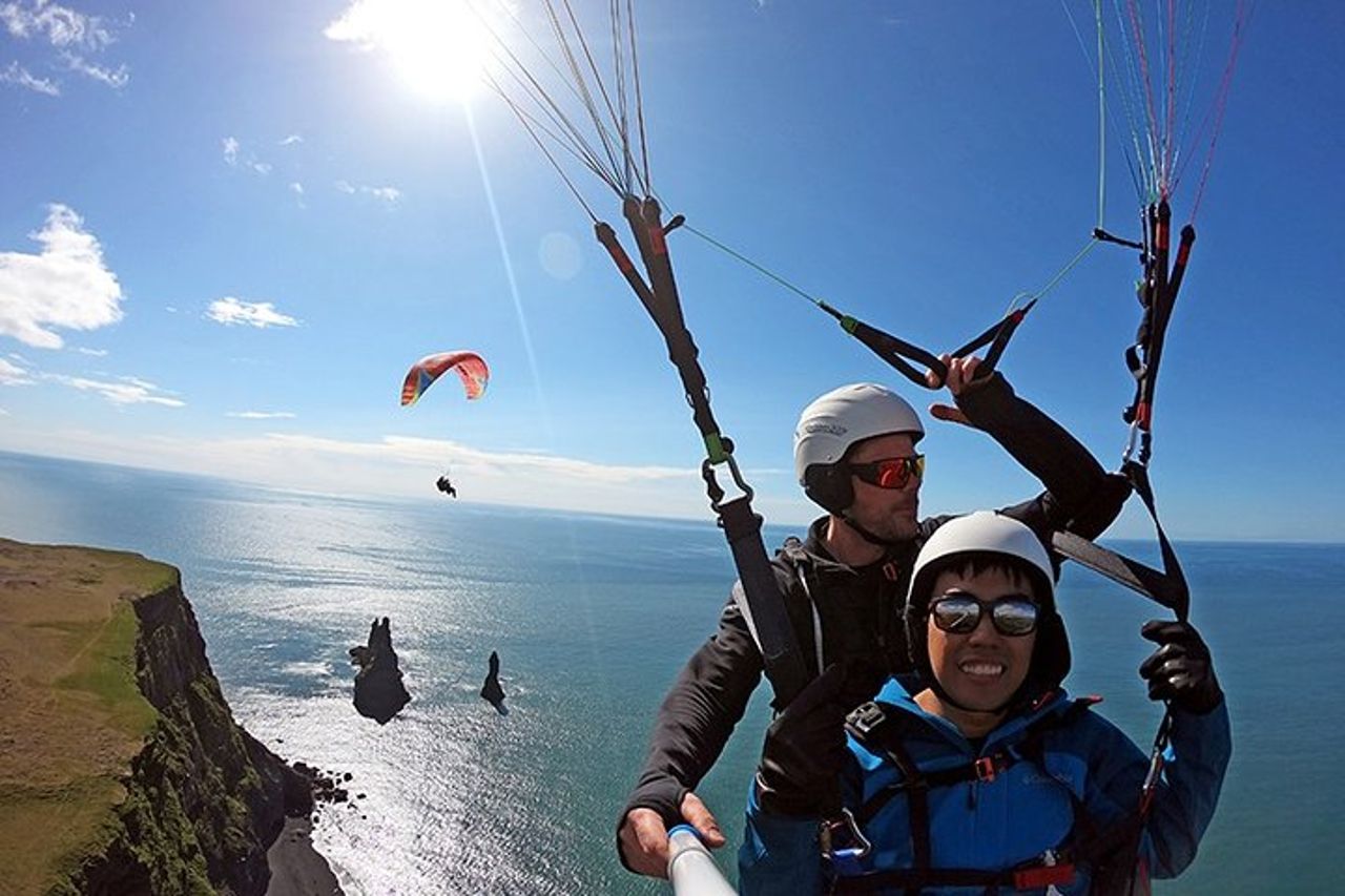Voli in parapendio in tandem da Vik — 3