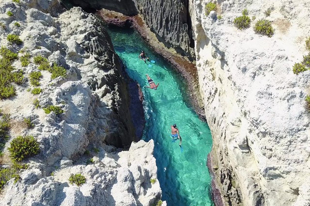 Tour in barca di Tropea e Capo Vaticano con snorkeling. Fino a 12 Ospiti — 2