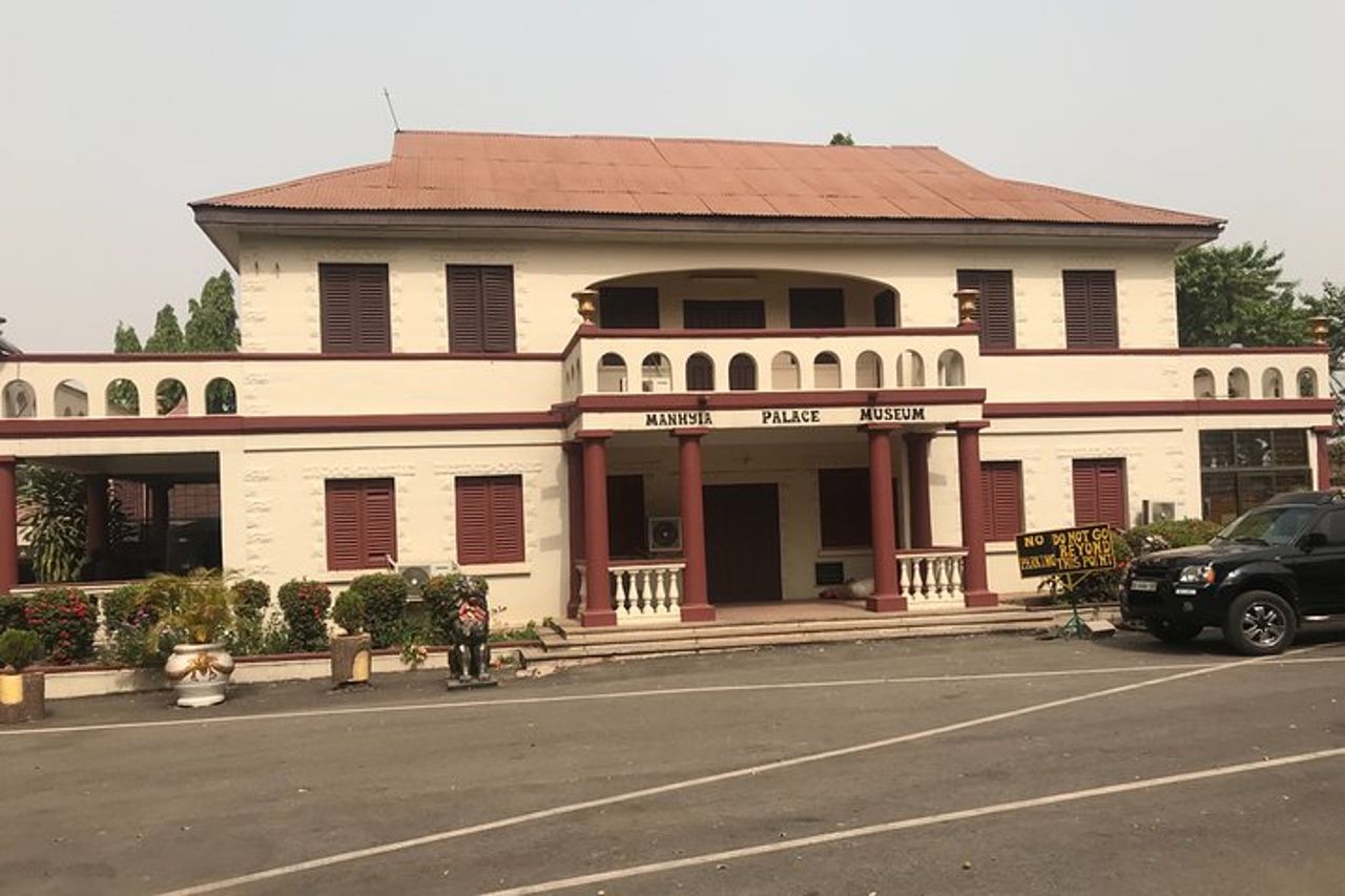 Tour privato della città di mezza giornata di Kumasi con pranzo — 4