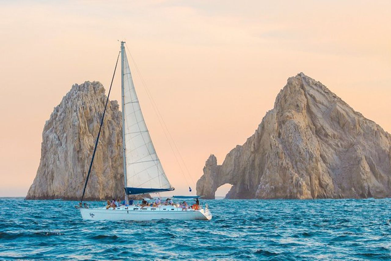 Los Cabos Luxury Sunset Sail con antipasti leggeri e Open Bar — 5