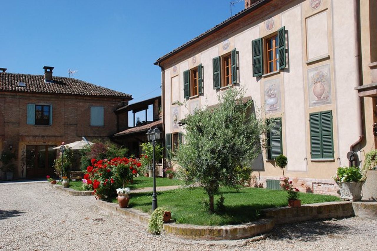 Tour Enologico Privato con Degustazione I Bianchi di Langa — 2