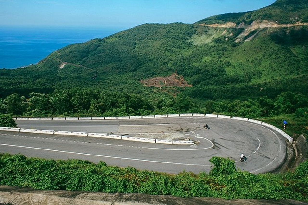 Auto privata Hoi An To Hue con autista che parla inglese — 6