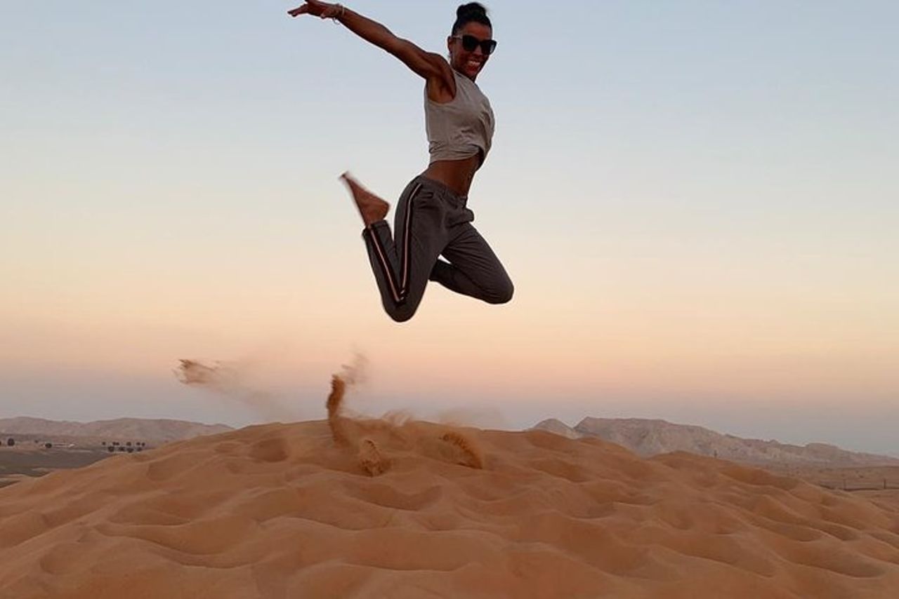 Safari nel deserto delle dune rosse serali con giro in cammello di 20 minuti — 7