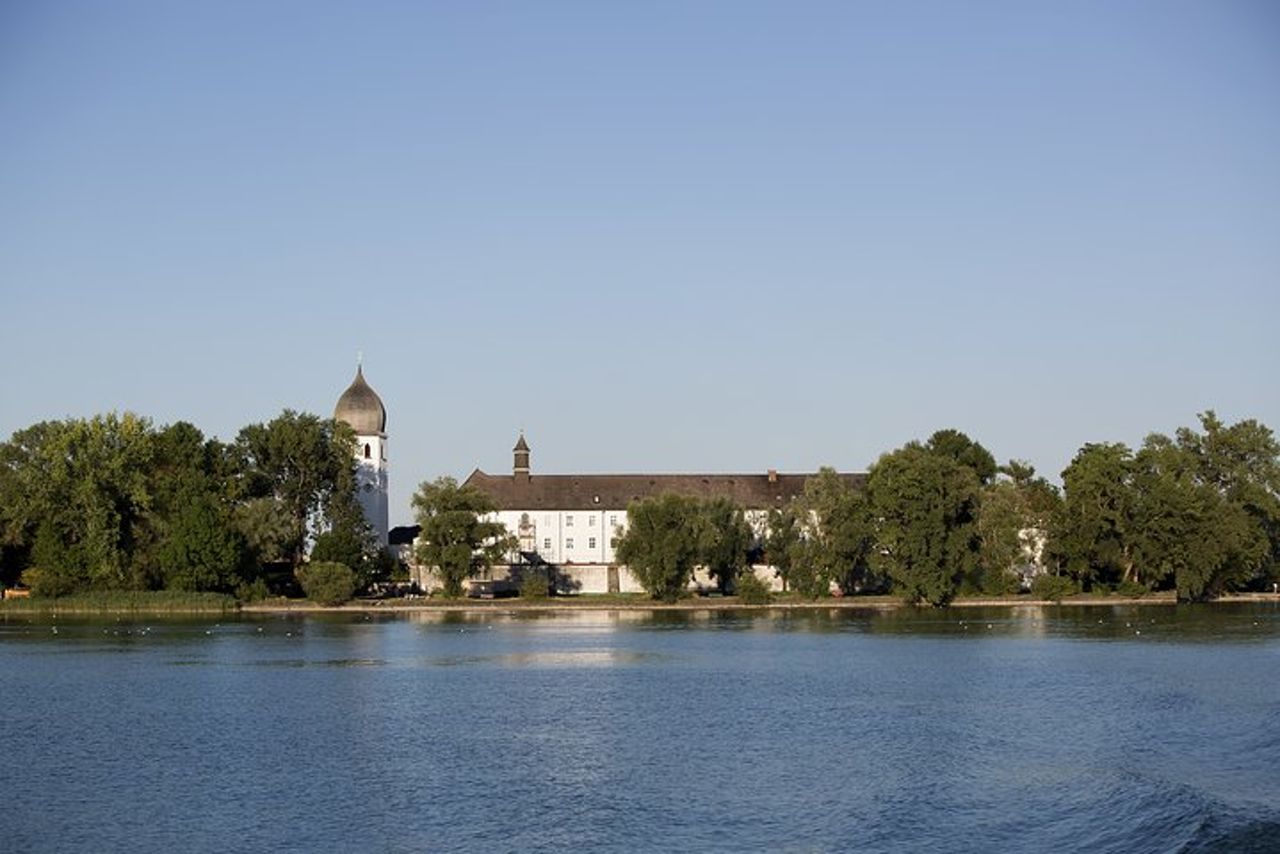 Gita privata di un giorno a Herrenchiemsee Palace - crociera in barca e pranzo — 7