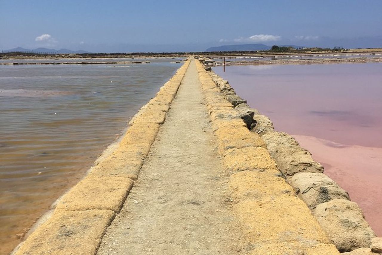 TOUR DEL SALE-all inclusive: tour saline: Trapani, Paceco, Nubia — 9