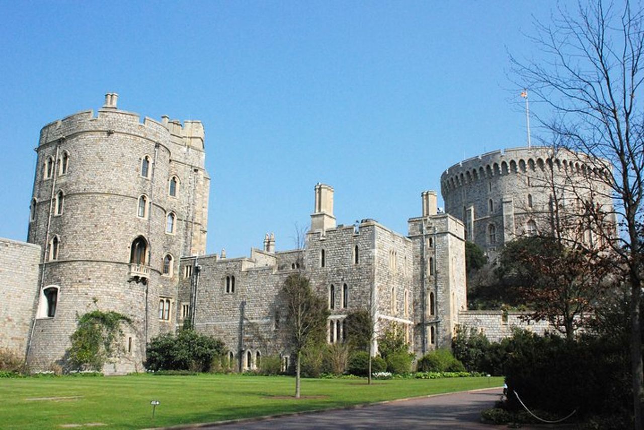 Windsor Castle e Hampton Court Palace, tour privato con pass d'ingresso — 2