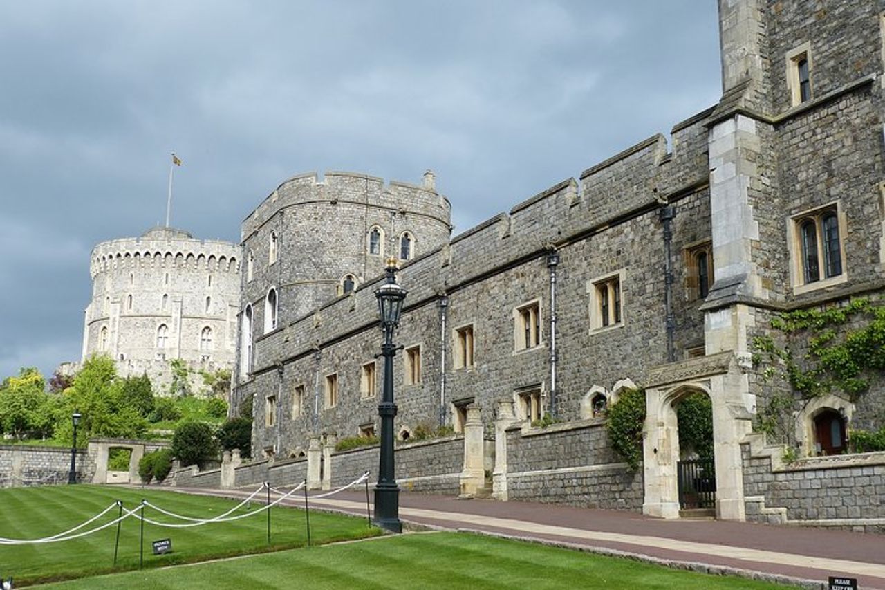 Windsor Castle e Hampton Court Palace, tour privato con pass d'ingresso — 9