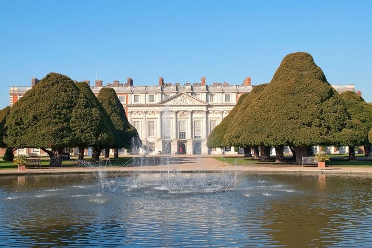 Windsor Castle e Hampton Court Palace, tour privato con pass d'ingresso — 3
