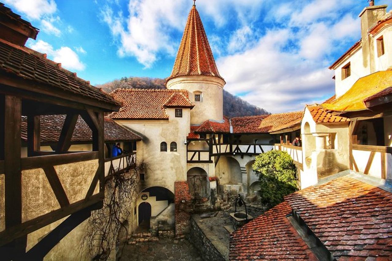 DRACULA CITY BREAK Sibiu, Castello di Bran, Castello di Peles Sinaia,Brasov — 2