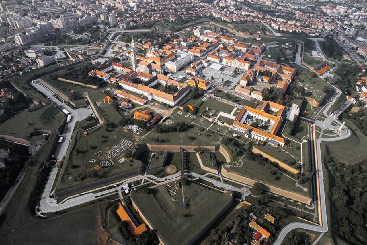Visita al castello di Corvin a Hunedoara e Alba Iulia — 3
