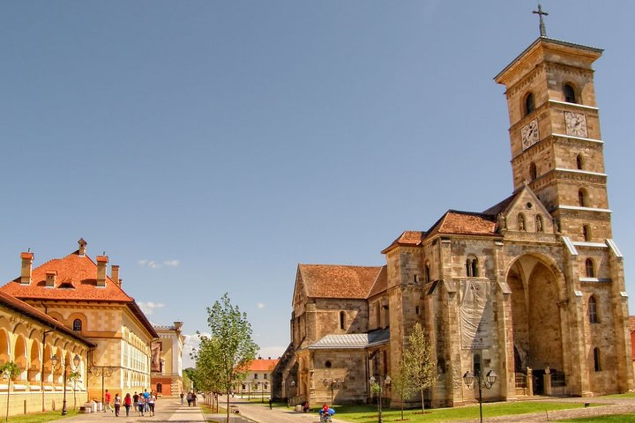 Visita al castello di Corvin a Hunedoara e Alba Iulia — 4
