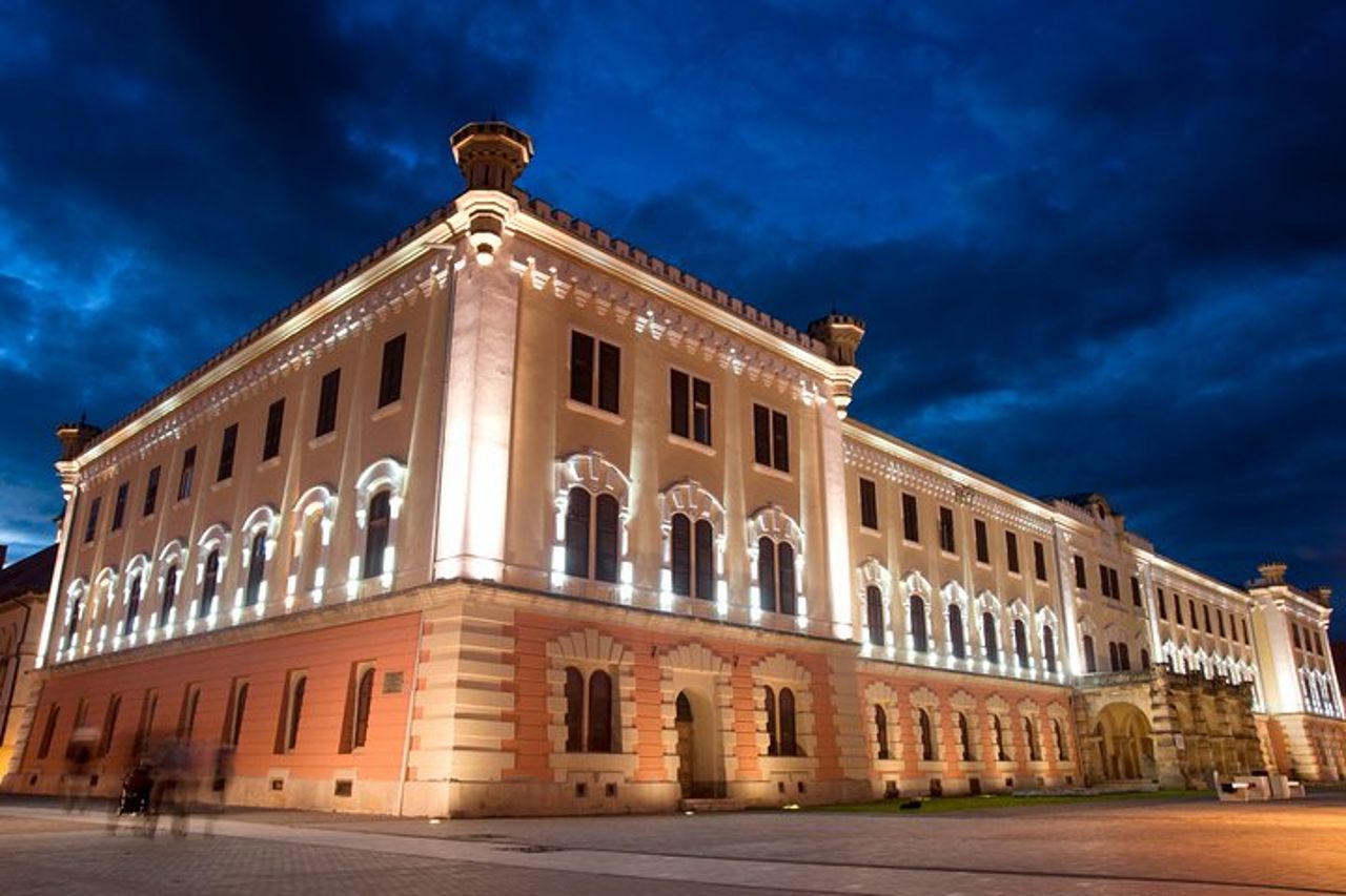 Visita al castello di Corvin a Hunedoara e Alba Iulia — 5