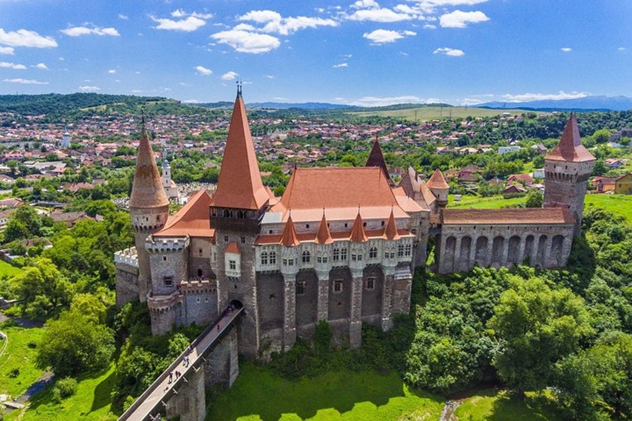 Visita al castello di Corvin a Hunedoara e Alba Iulia — 6
