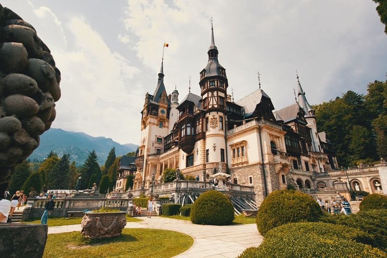 DRACULA CITY BREAK Sibiu, Castello di Bran, Castello di Peles Sinaia,Brasov — 4
