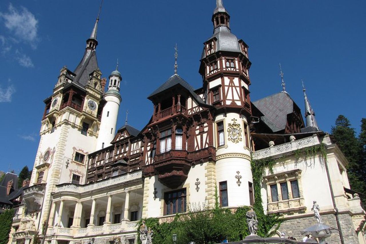 DRACULA CITY BREAK Sibiu, Castello di Bran, Castello di Peles Sinaia,Brasov — 6