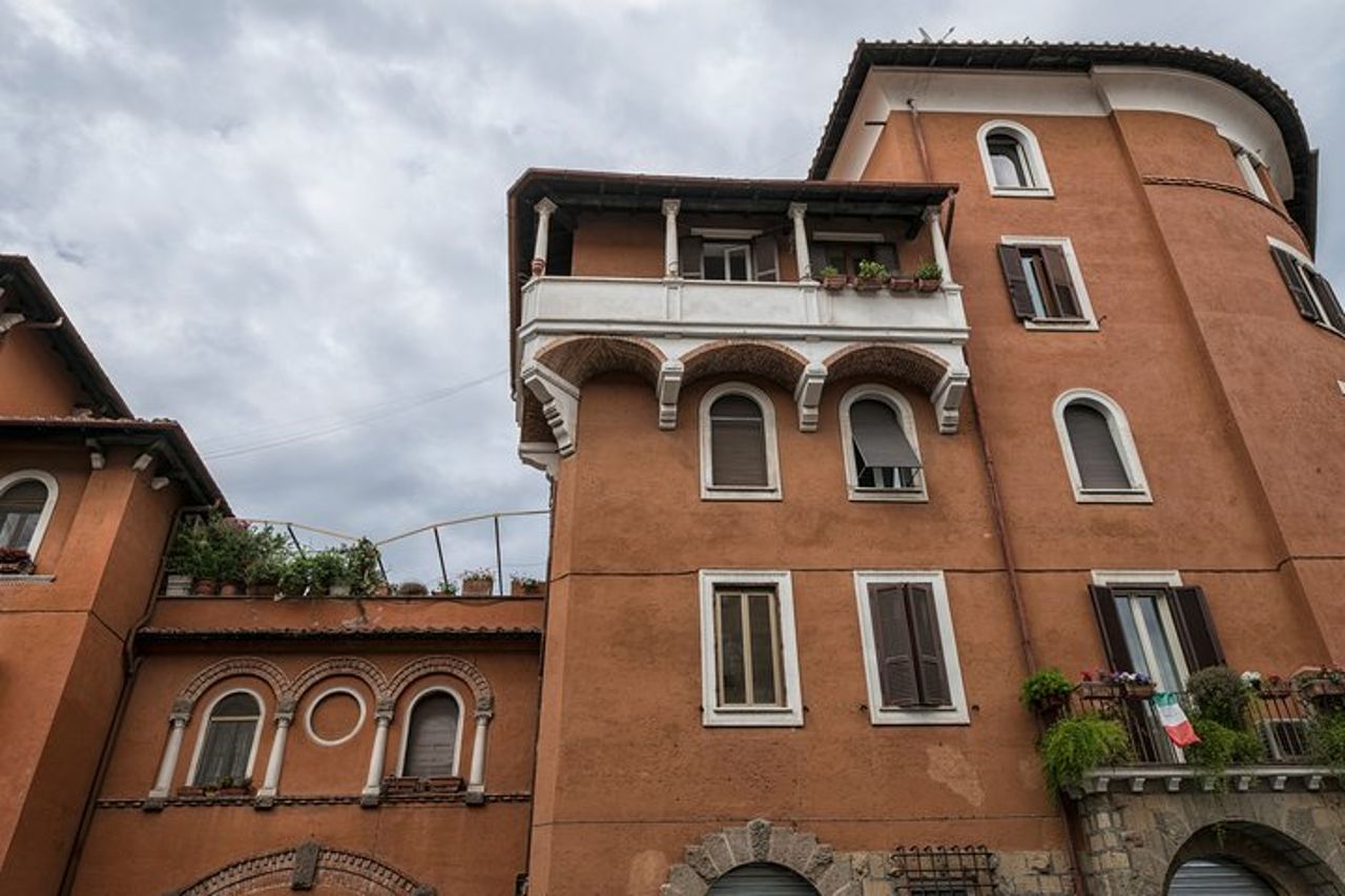 Photo Tour a Garbatella, il quartiere delle case giardino — 9