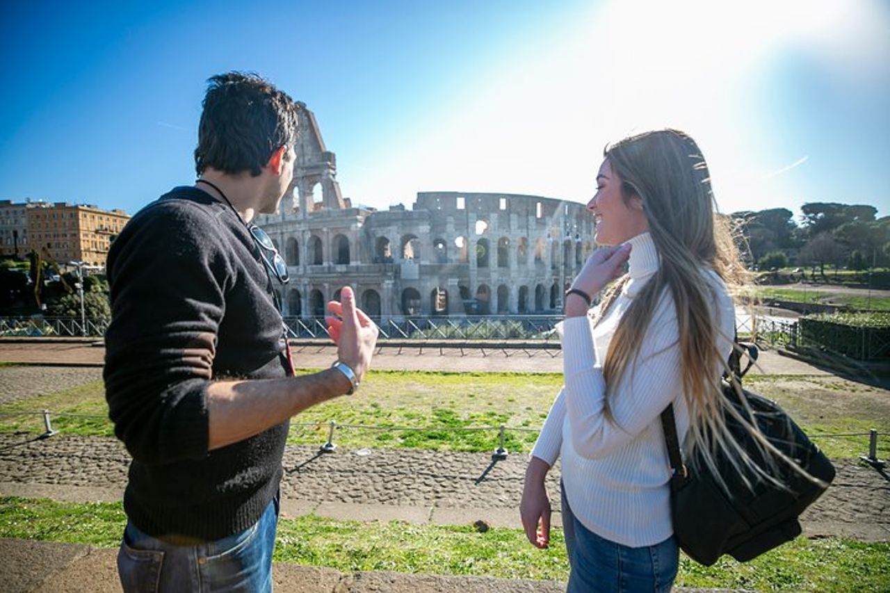 Tour del Colosseo, Foro e Roma Antica con Guida Privata — 4