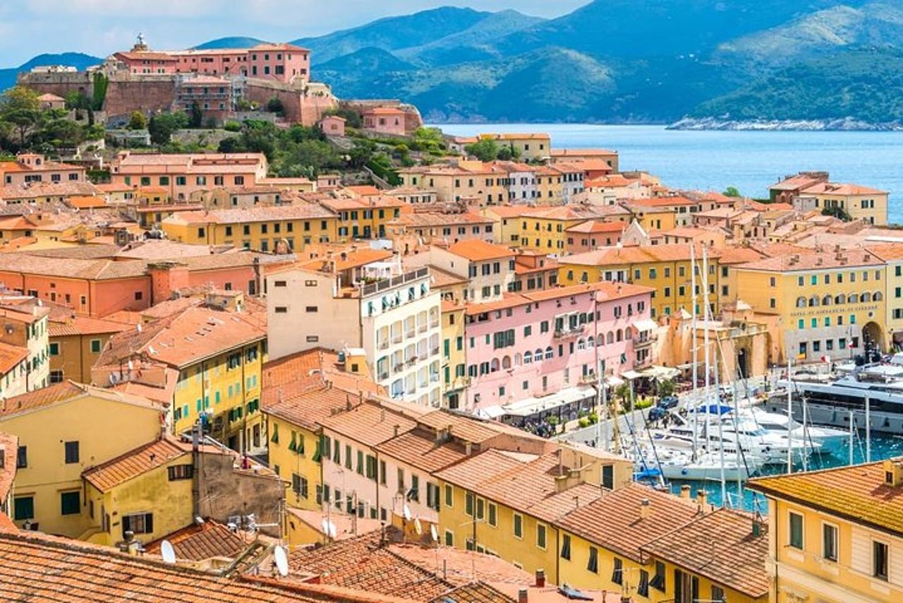 Trasferimento privato dall'aeroporto di Marina di Campo (EBA) a Rio nell'Elba — 2