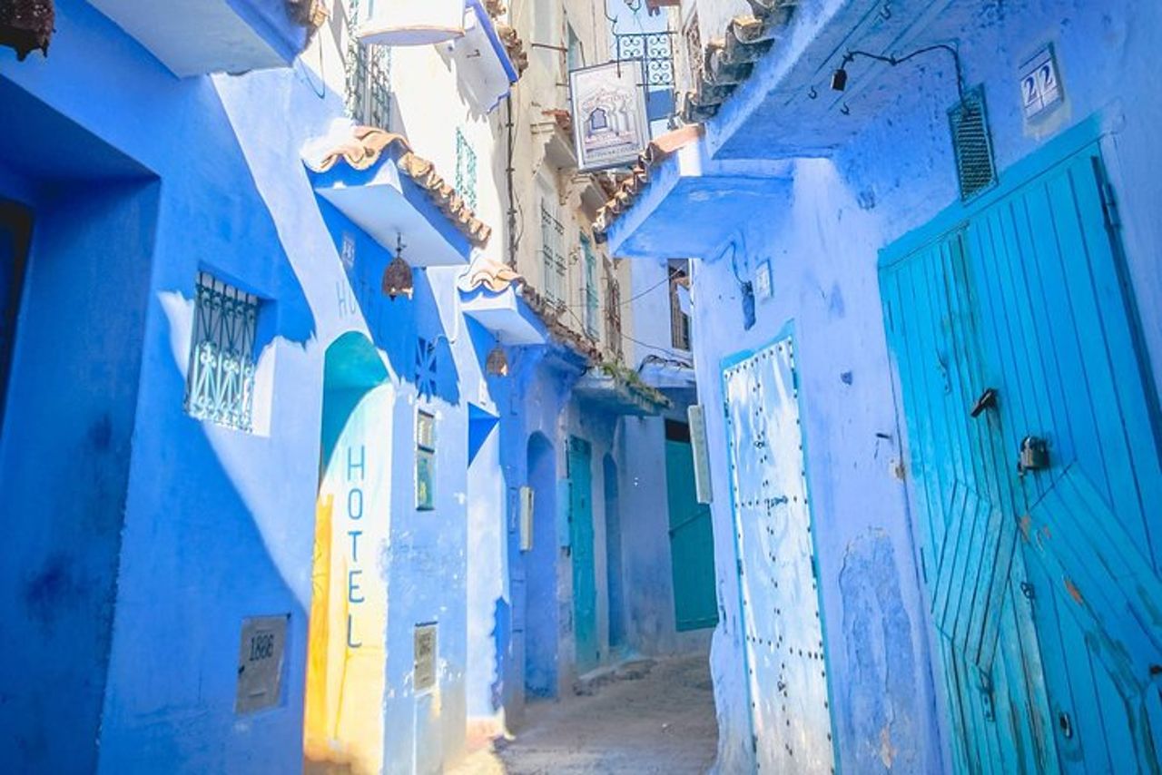 Gita di un giorno a Chefchaouen da Fez: tour privato della città blu di un'intera giornata — 2
