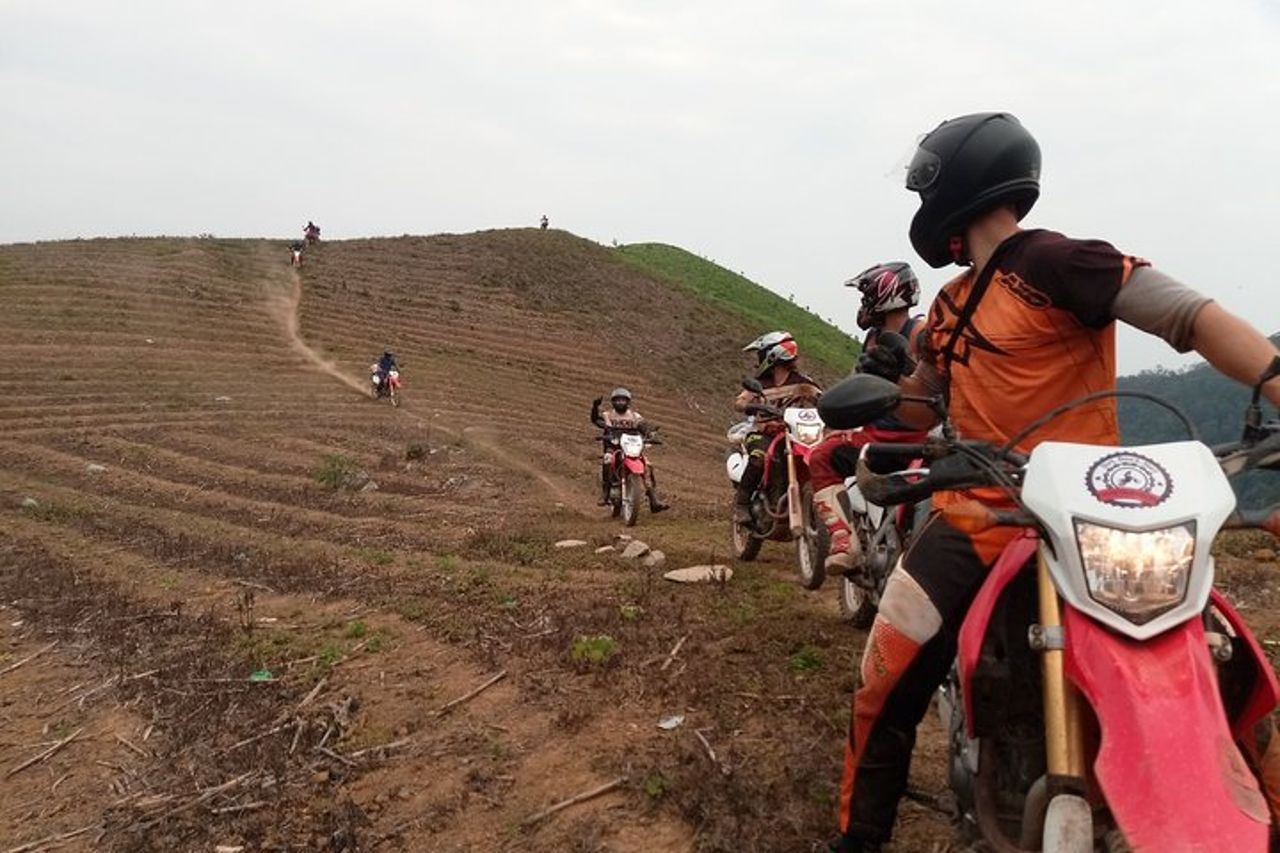 Ha Giang Dirt Bike - fuoristrada 4 giorni + camera privata - piccolo gruppo — 2