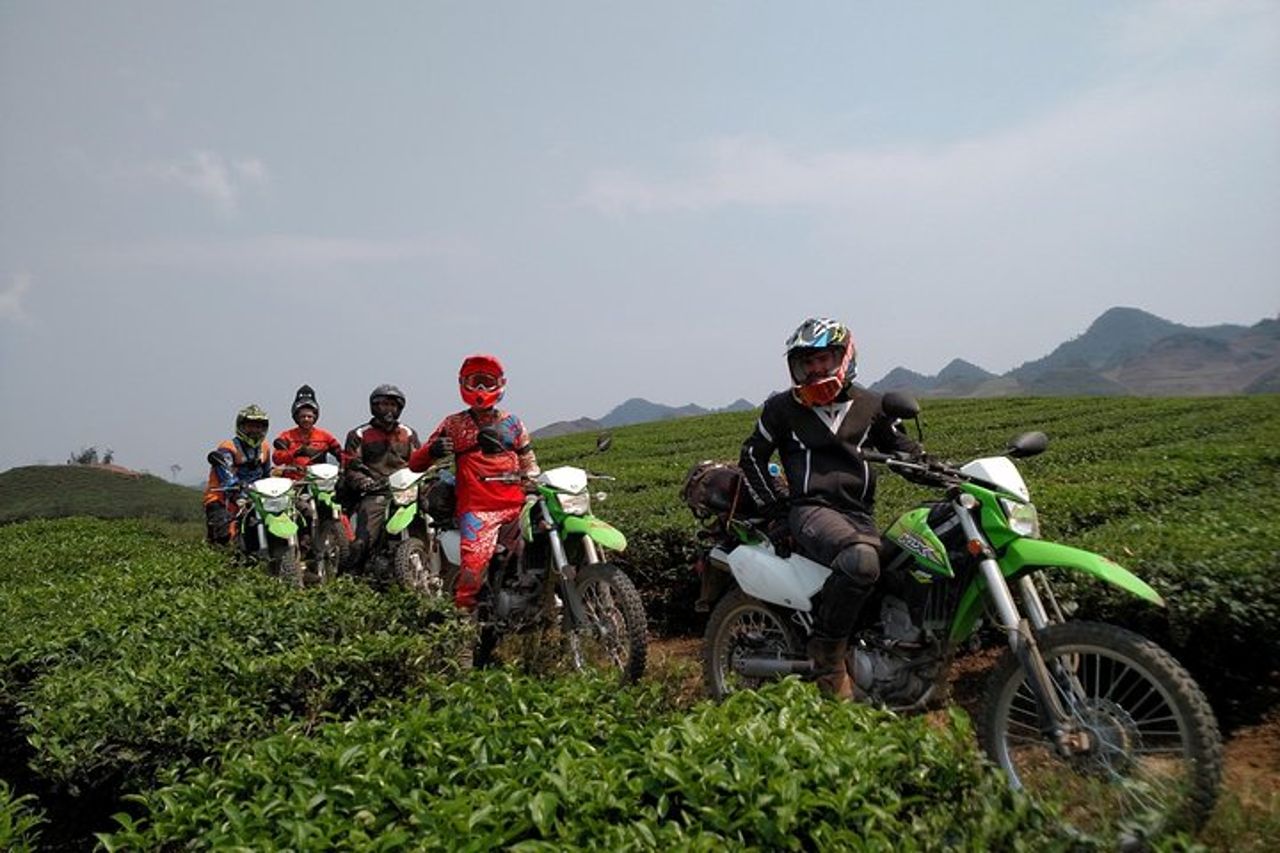Ha Giang Dirt Bike - fuoristrada 4 giorni + camera privata - piccolo gruppo — 8