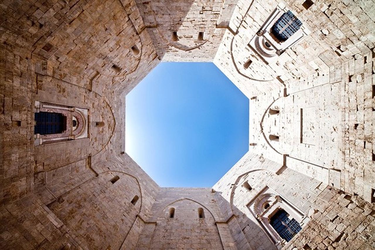 Visita a Trani e Castel del Monte con degustazione di vini da Bari o Ostuni — 5