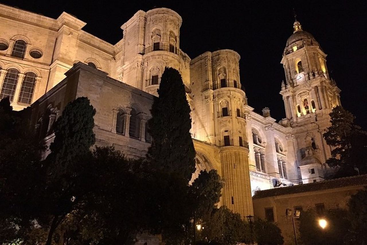 Tour privato di degustazione di tapas e passeggiate nel centro storico di Malaga — 4