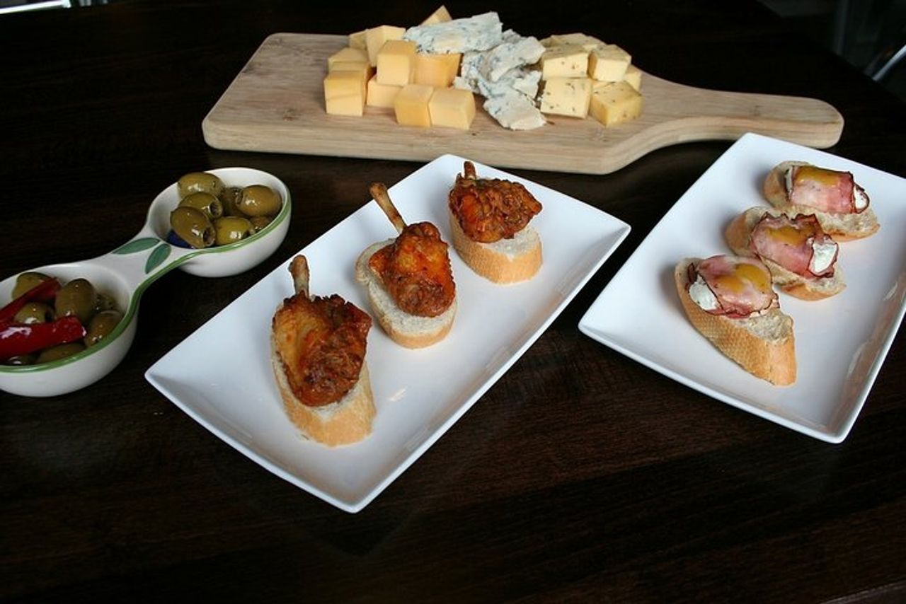Tour privato di degustazione di tapas e passeggiate nel centro storico di Malaga — 5