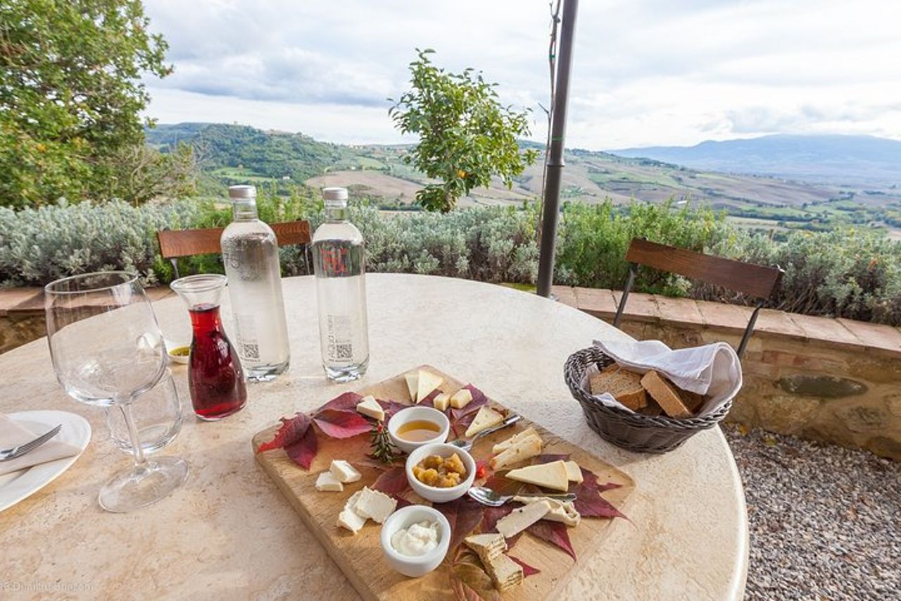 Escursione a Montalcino e Pienza in Toscana Wine & Cheese Shore dal porto di Civitavecchia — 2