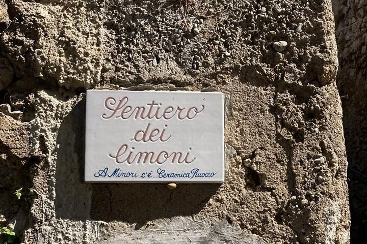 Tour a Piedi da Minori a Maiori lungo il Sentiero dei Limoni