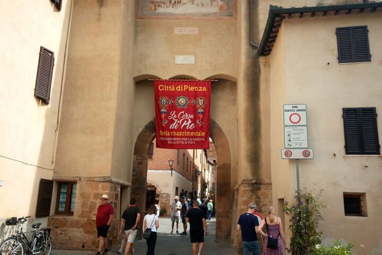 Escursione a Montalcino e Pienza in Toscana Wine & Cheese Shore dal porto di Civitavecchia — 2