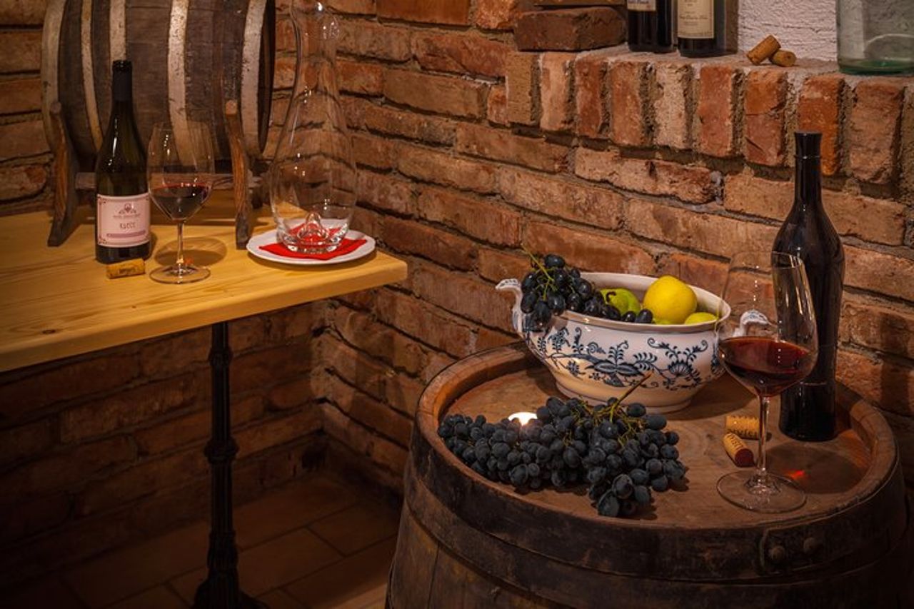 Degustazione di vini sloveni presso la cantina dell''Hotel Triglav Bled — 6