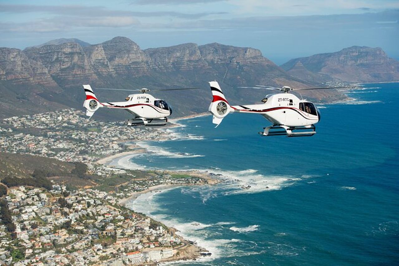 Città del Capo: volo in elicottero di 25 minuti con crociera in barca gratuita